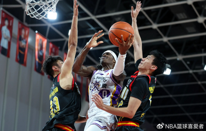 148比2狂胜146分！中国篮坛惊现夸张比分：全场只打进一球绝了？|宝山中学|向明中学|职业联赛|nba|中学_新浪体育_新浪新闻